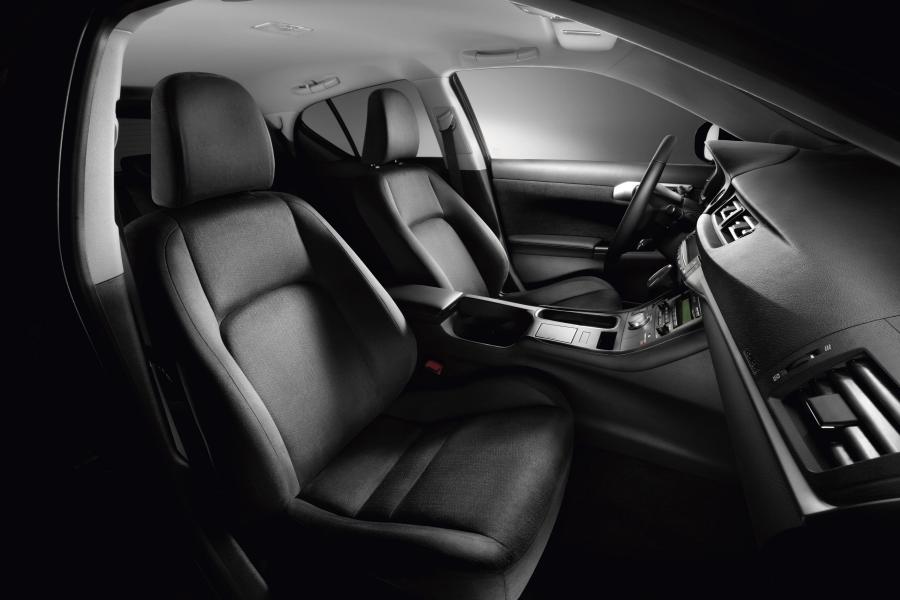  Lexus CT200h 2010 года  (фото 224 из 266)